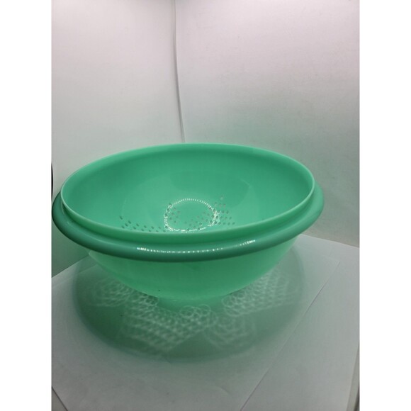 Vintage Tupperware Jadite Green 3 Quart Colander - Picture 3 of 9